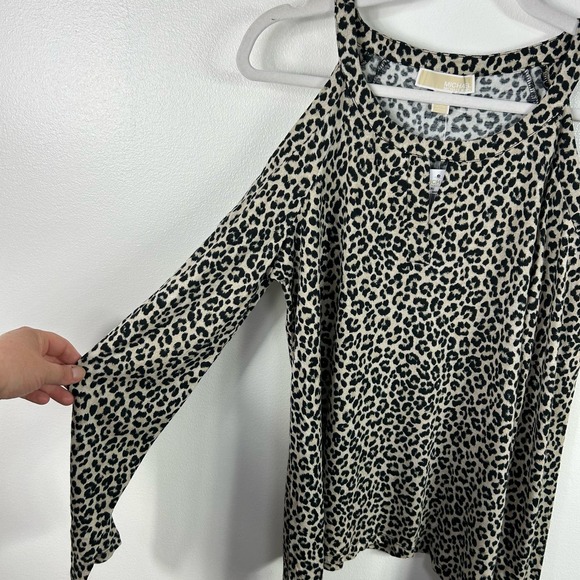 NEW Michael Kors Leopard Cheetah Print Long Sleeved Cold Shoulder Blouse Medium - Picture 2 of 9